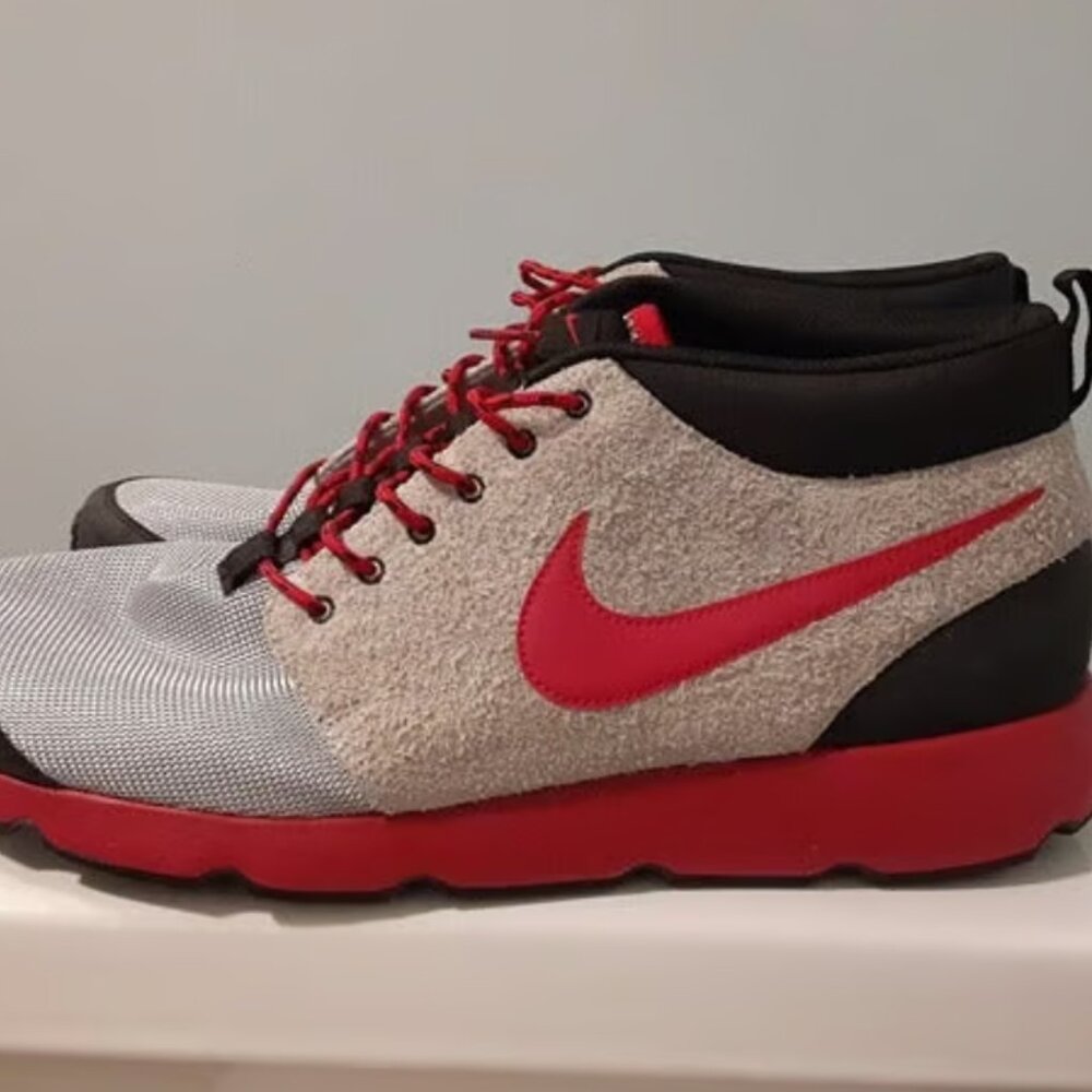 Nike RosheRun Trail - Red/Off White-Light Grey/Black - Size 14